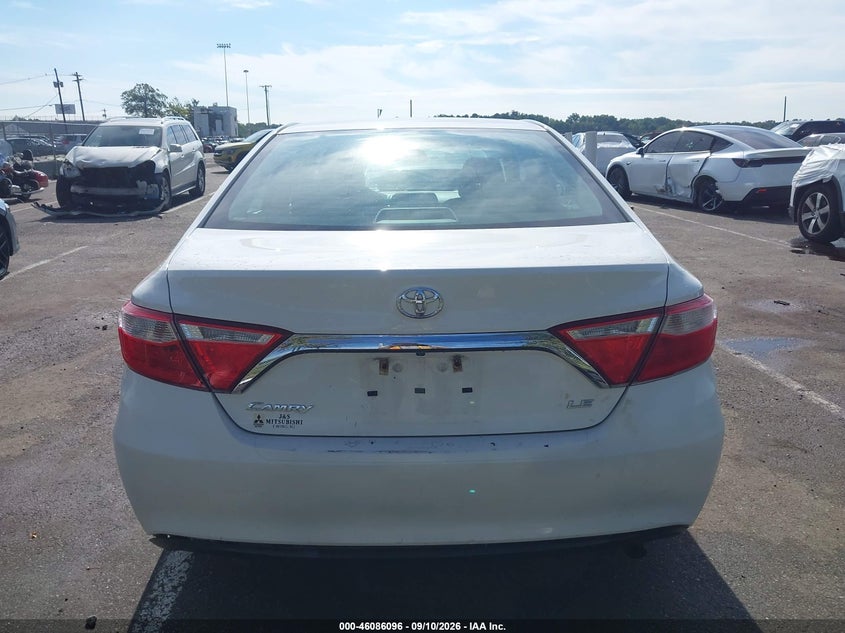 TOYOTA CAMRY - zdjęcie 16