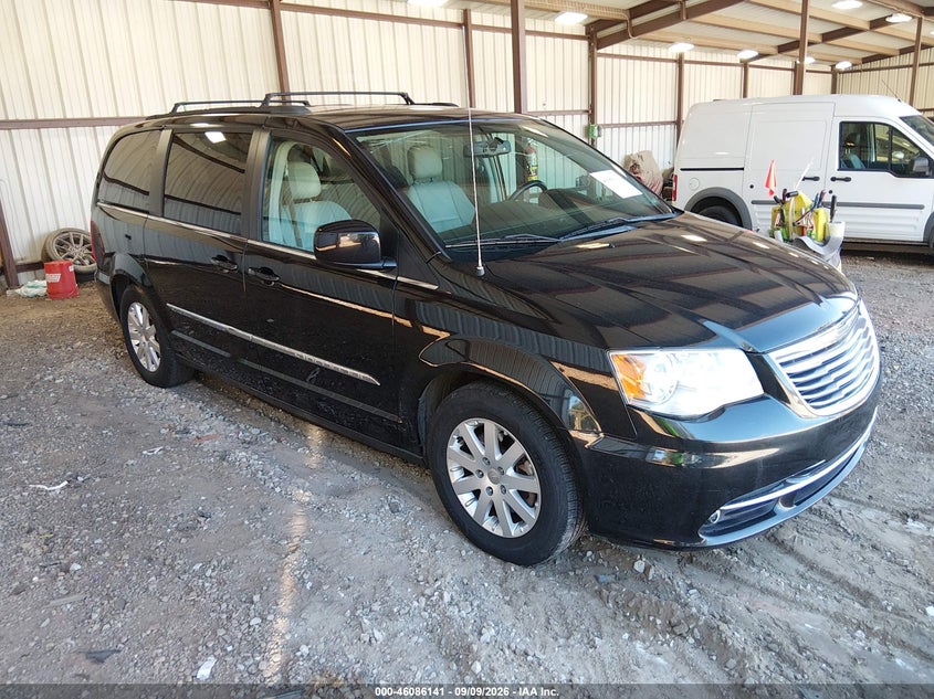 2015 CHRYSLER TOWN & COUNTRY auction photo 1