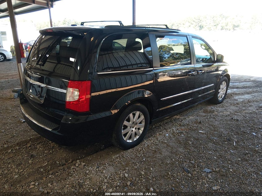 2015 CHRYSLER TOWN & COUNTRY auction photo 4