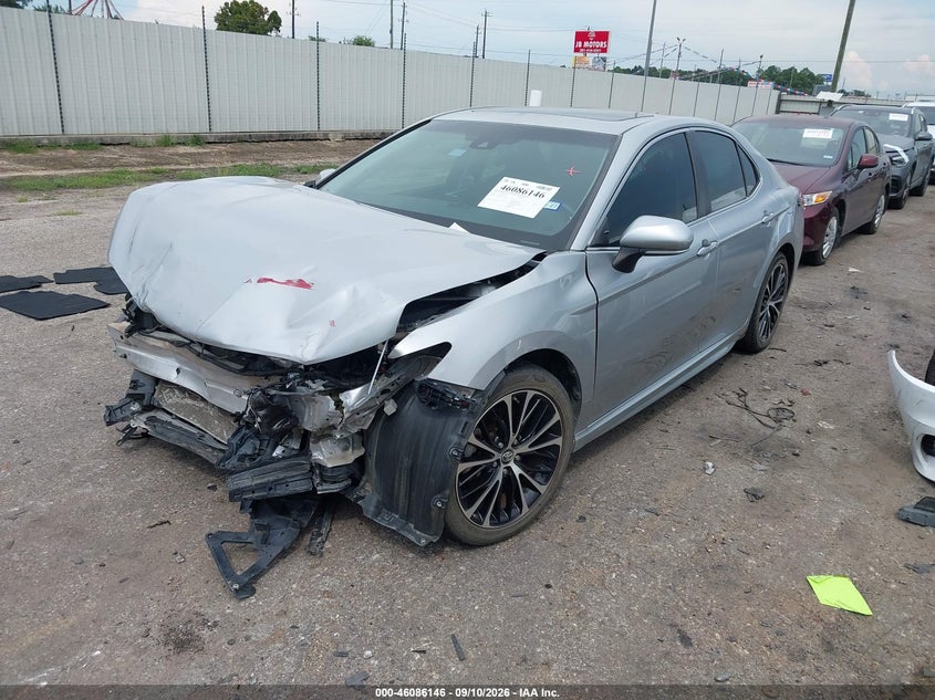 Vin: 4t1b11hk6ju025573, lot: 46585753, toyota camry se 20182