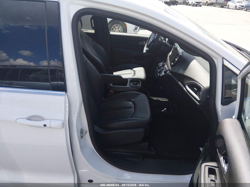 CHRYSLER PACIFICA 2025 VIN 2C4RC1BG7SR508795