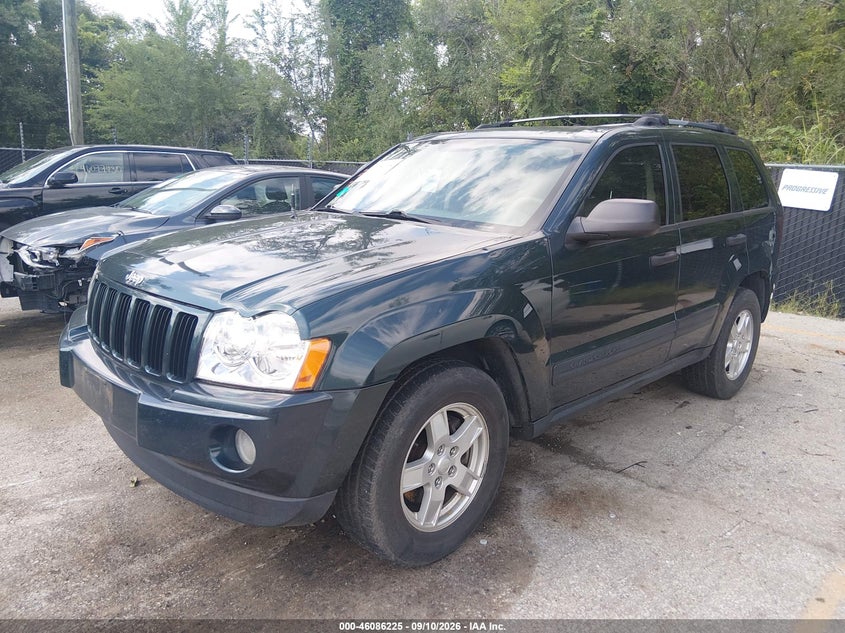 2005 Jeep Grand Cherokee, Град, IAAI, VIN 1J4GR48K35C550536 — фото 2