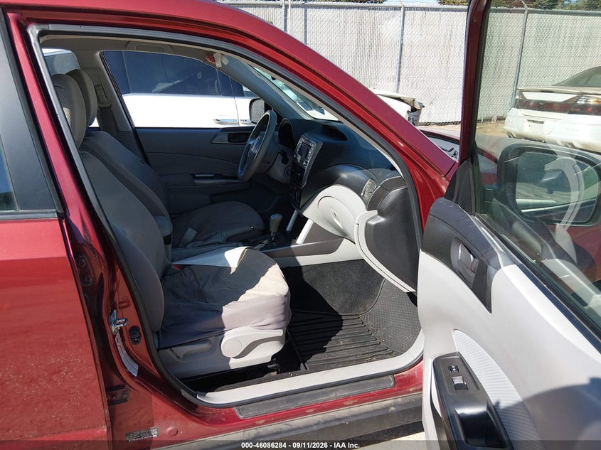 2012 SUBARU FORESTER auction photo 5