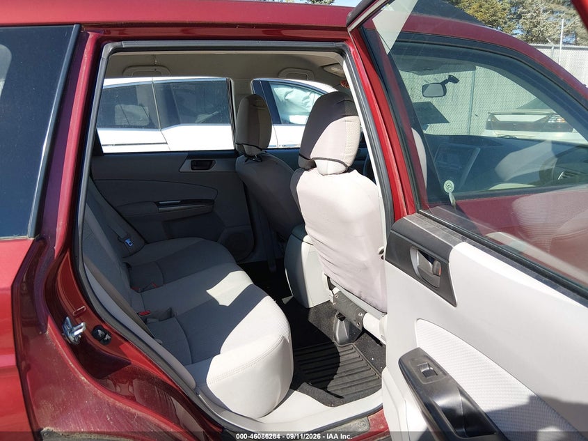 2012 SUBARU FORESTER auction photo 8