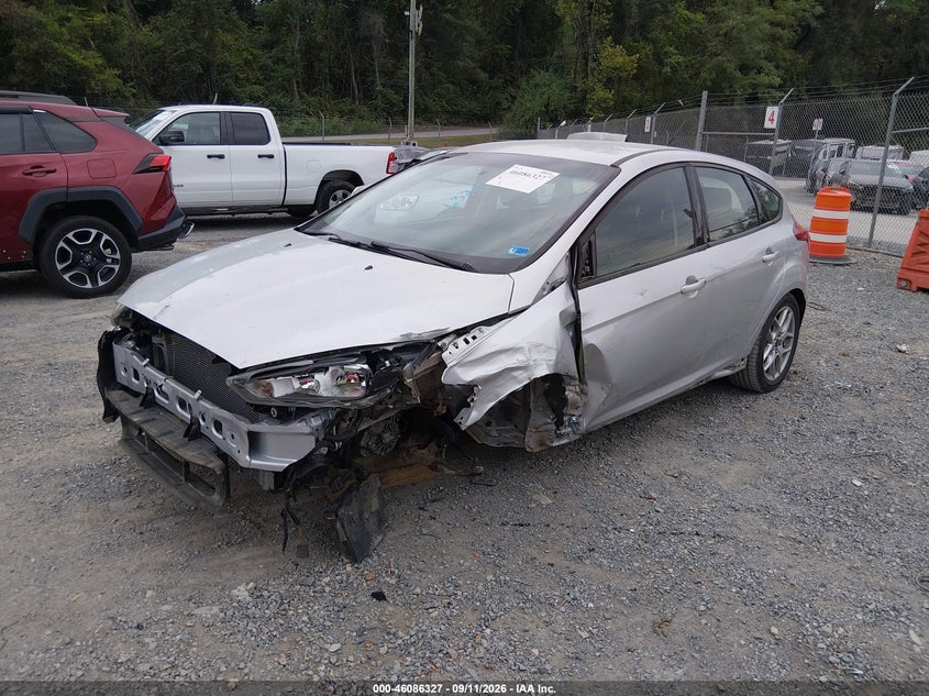 Vin: 1fadp3k2xfl319755, lot: 46585934, ford focus se 20152