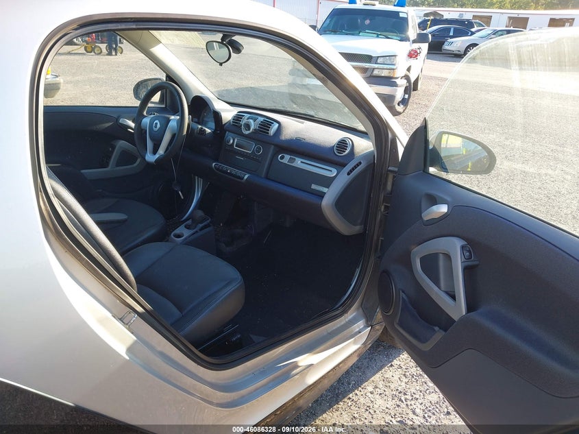 2013 SMART FORTWO auction photo 5