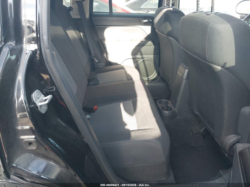 2012 JEEP COMPASS SPORT · Photo 8