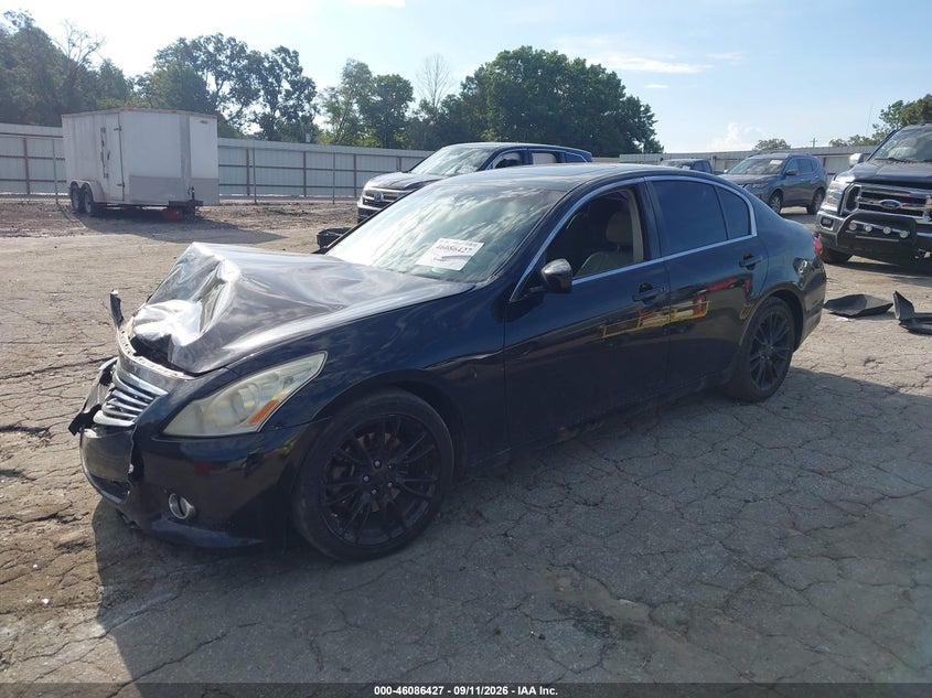 2011 INFINITI G37 JOURNEY · Фото 2