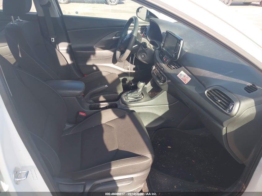 2018 HYUNDAI ELANTRA GT auction photo 5