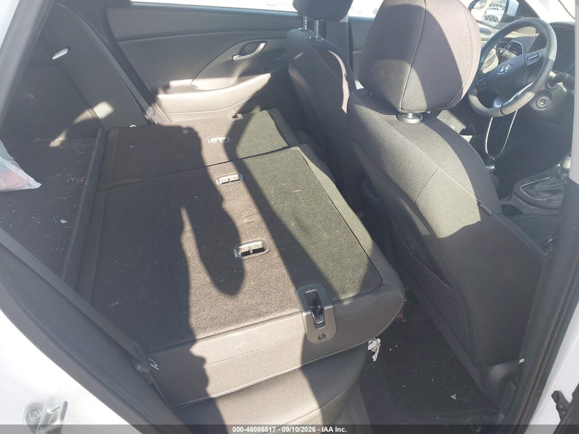 2018 HYUNDAI ELANTRA GT auction photo 8