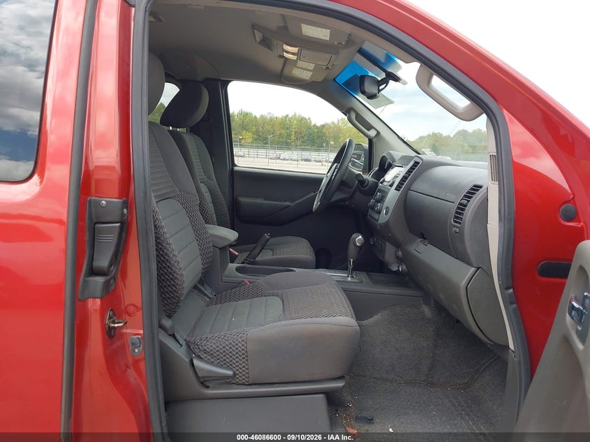 2013 NISSAN FRONTIER auction photo 5
