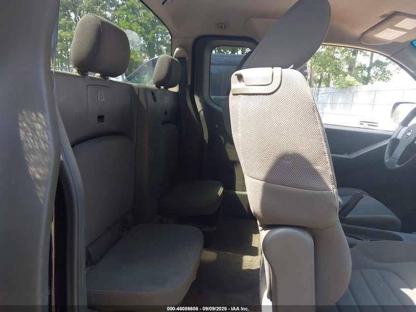 2013 NISSAN FRONTIER auction photo 8