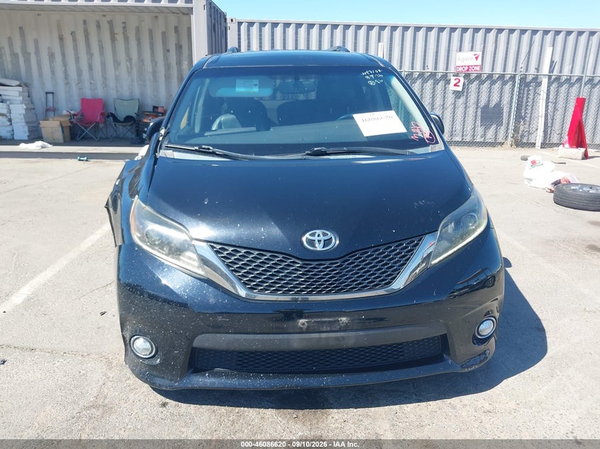 TOYOTA SIENNA - zdjęcie 13