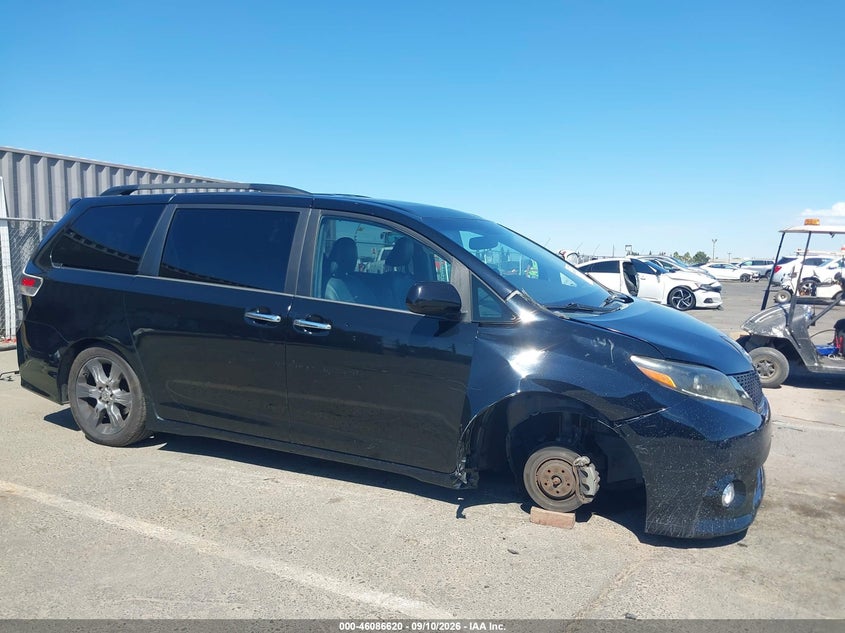 TOYOTA SIENNA - zdjęcie 6