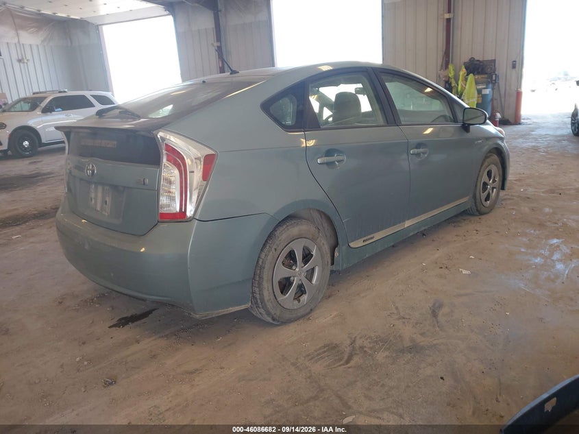 2013 TOYOTA PRIUS auction photo 4