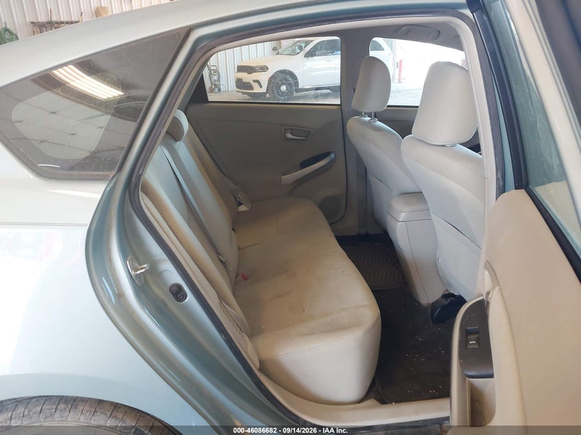 2013 TOYOTA PRIUS auction photo 8