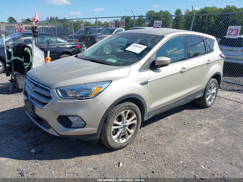 Vin: 1fmcu9gd9huc92133, lot: 46586290, ford escape se 20172