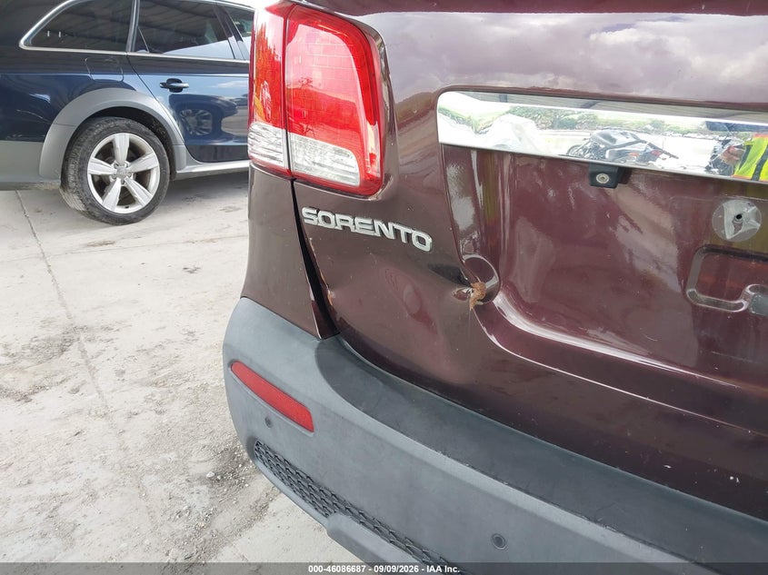 2011 KIA SORENTO auction photo 6
