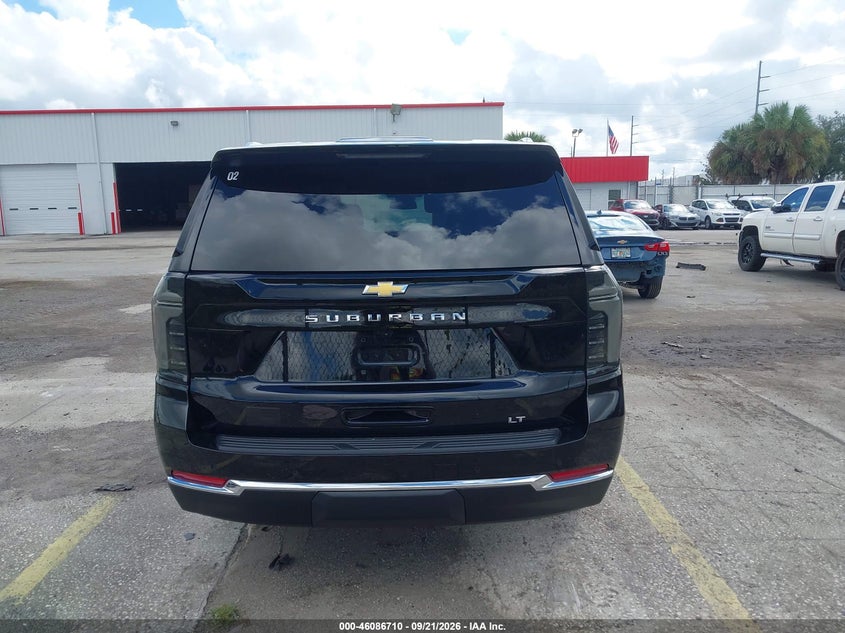 CHEVROLET SUBURBAN - zdjęcie 17