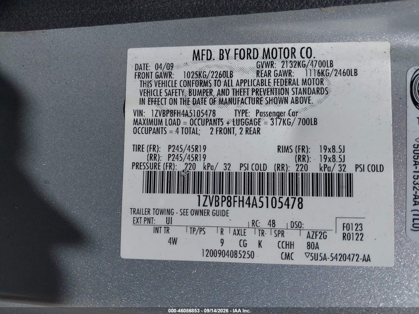2010 FORD MUSTANG GT PREMIUM · Photo 9