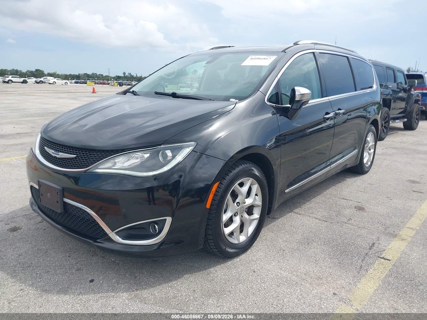 2020 CHRYSLER PACIFICA auction photo 2