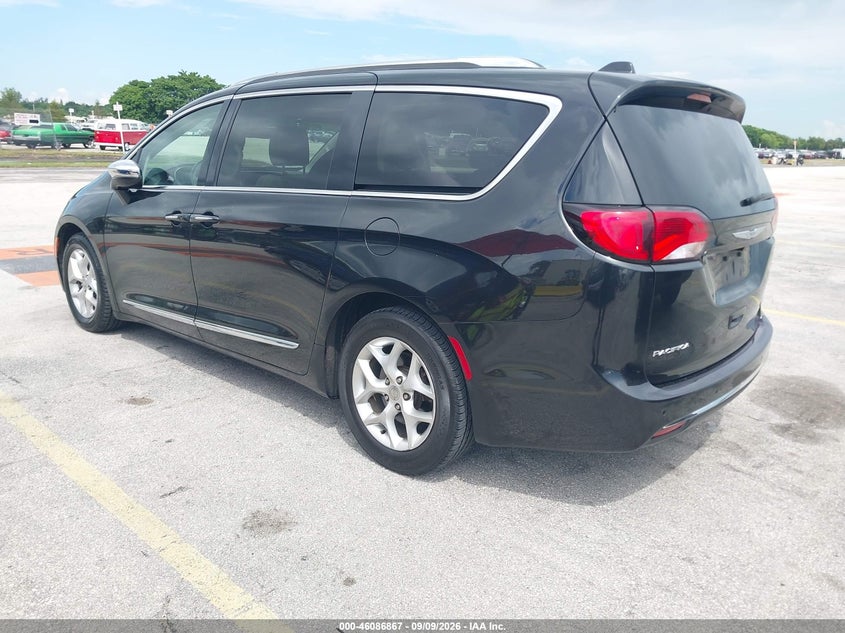 2020 CHRYSLER PACIFICA auction photo 3