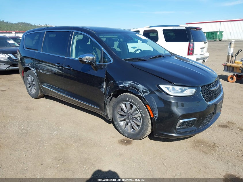 2023 CHRYSLER PACIFICA HYBRID auction photo 1