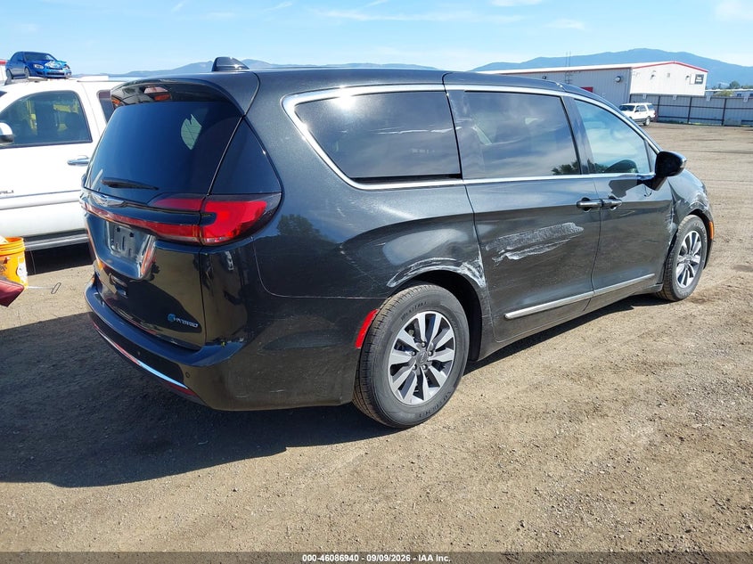 2023 CHRYSLER PACIFICA HYBRID auction photo 4