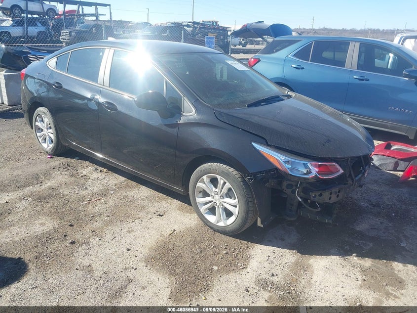 Vin: 1g1bc5sm4k7127706, lot: 46586554, chevrolet cruze ls 2019 img_1