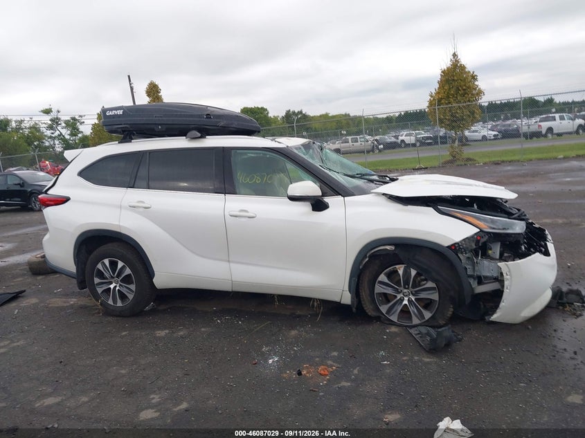 TOYOTA HIGHLANDER - zdjęcie 14