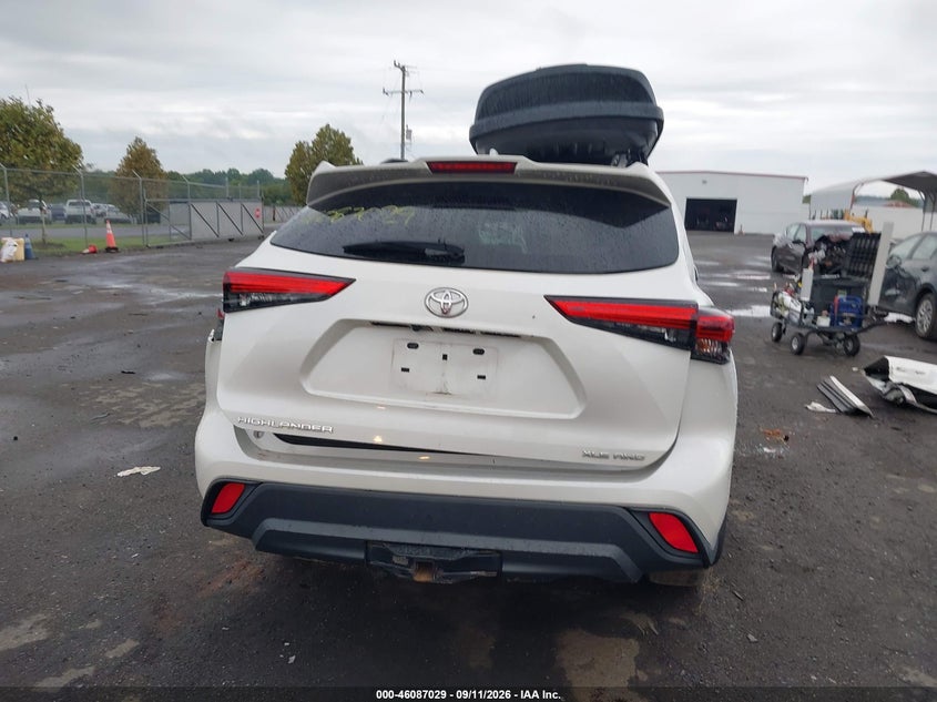 TOYOTA HIGHLANDER - zdjęcie 17