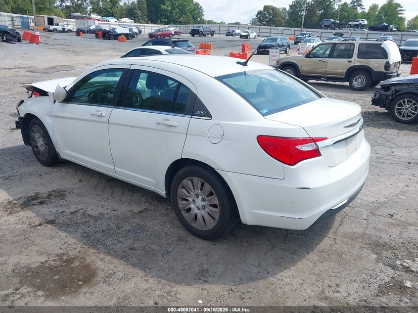 Vin: 1c3bc4fb7bn522733, lot: 46586648, chrysler 200 lx 20113