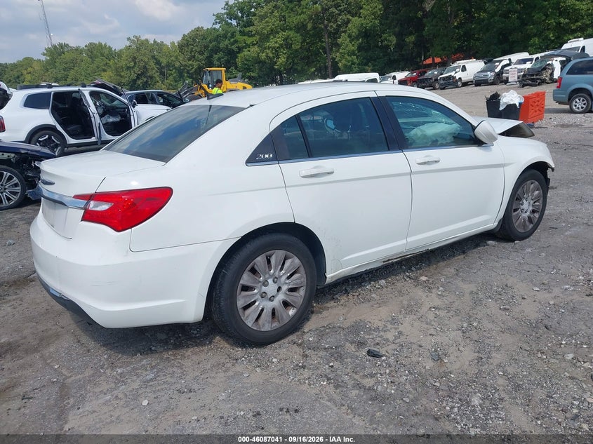 Vin: 1c3bc4fb7bn522733, lot: 46586648, chrysler 200 lx 20114