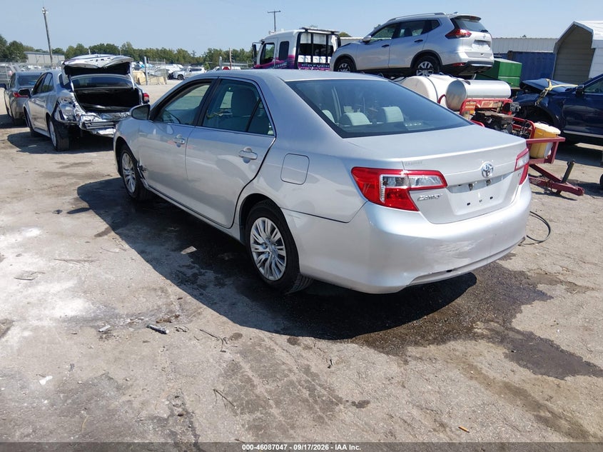 Vin: 4t4bf1fk1er424939, lot: 46586654, toyota camry le 20143