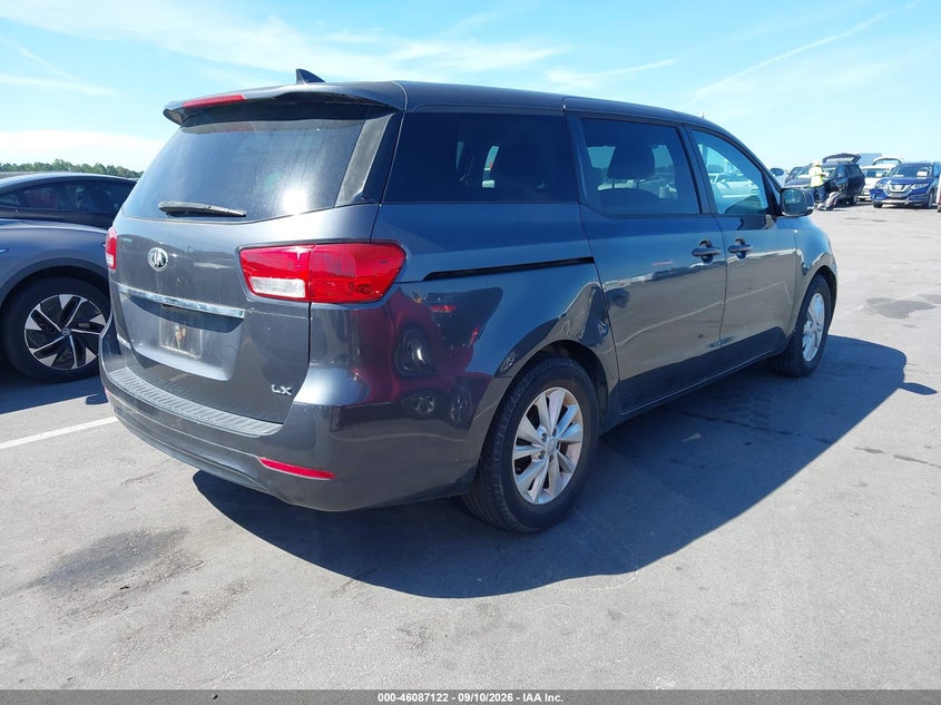 2017 KIA SEDONA auction photo 4