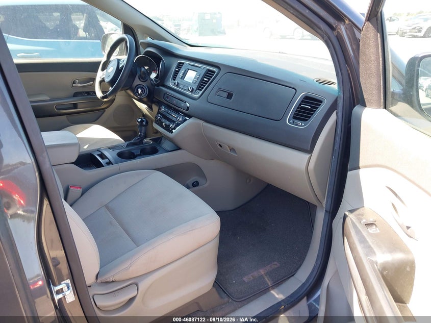 2017 KIA SEDONA auction photo 5
