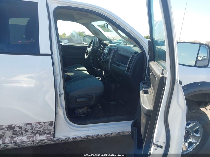 RAM 2500 2015 VIN 3C6UR5CL1FG592319