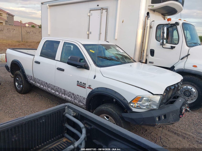 Vin: 3c6ur5cl1fg592319, lot: 46586760, ram 2500 tradesman 2015 img_1