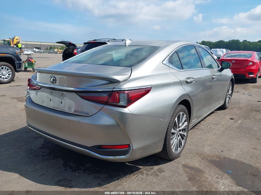 2020 LEXUS ES 300H auction photo 4