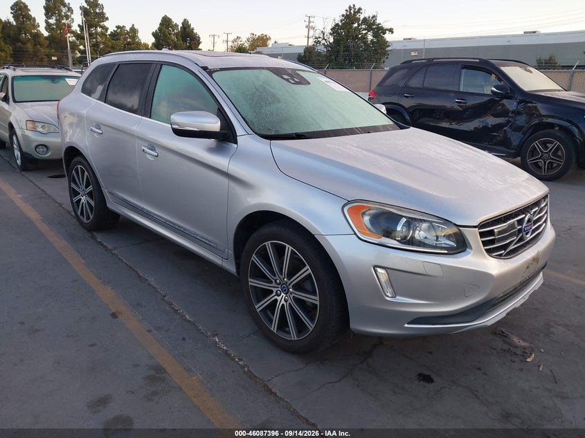 VOLVO XC60 - zdjęcie 1