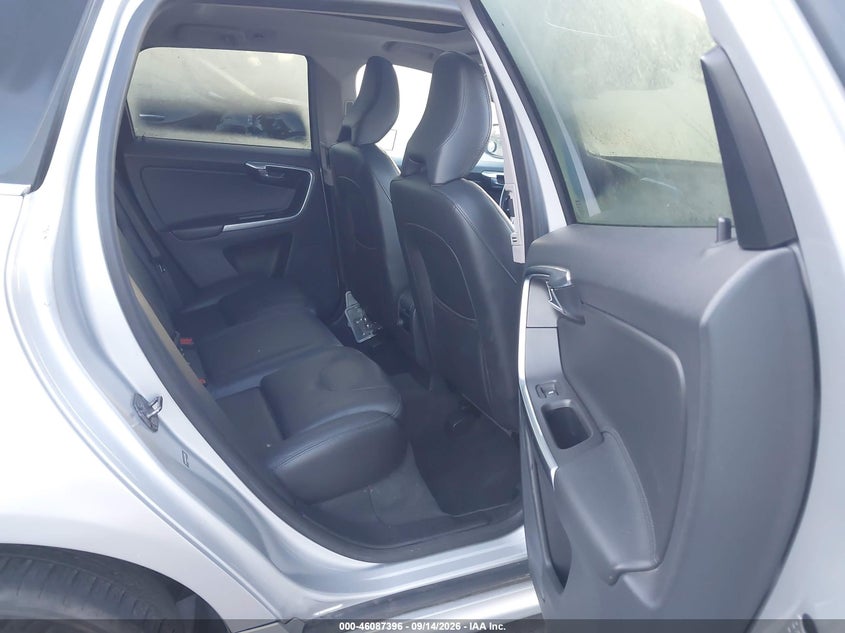 VOLVO XC60 - zdjęcie 8
