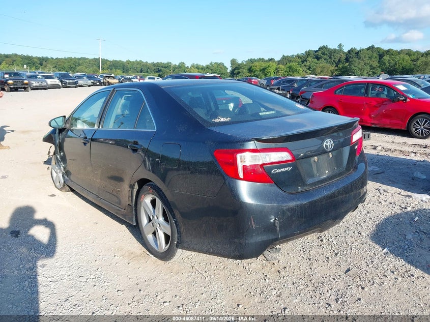 Vin: 4t1bf1fk7du228755, lot: 46587018, toyota camry se 20133