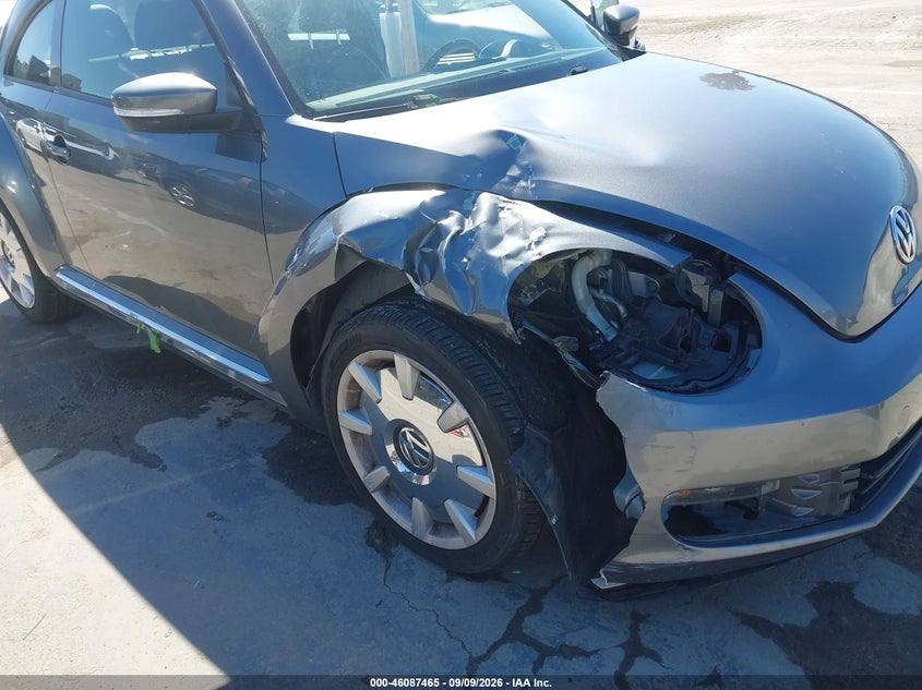 2012 VOLKSWAGEN BEETLE auction photo 6
