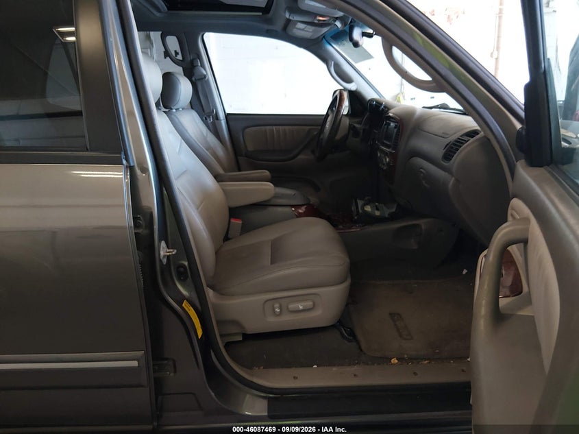 2006 TOYOTA SEQUOIA auction photo 5
