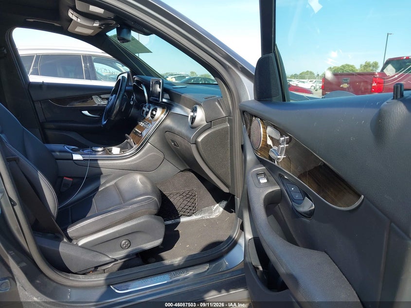 MERCEDES-BENZ GLC 300 - zdjęcie 5
