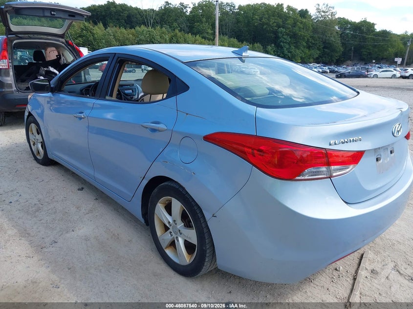 2013 HYUNDAI ELANTRA auction photo 3