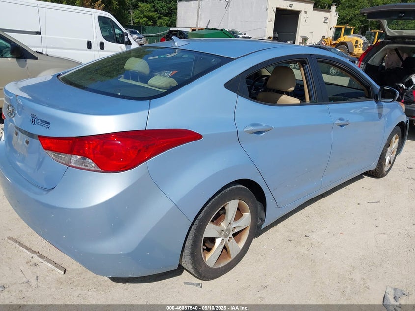2013 HYUNDAI ELANTRA auction photo 4