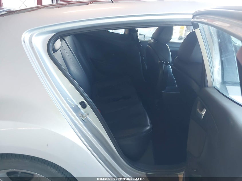 2013 HYUNDAI VELOSTER auction photo 8
