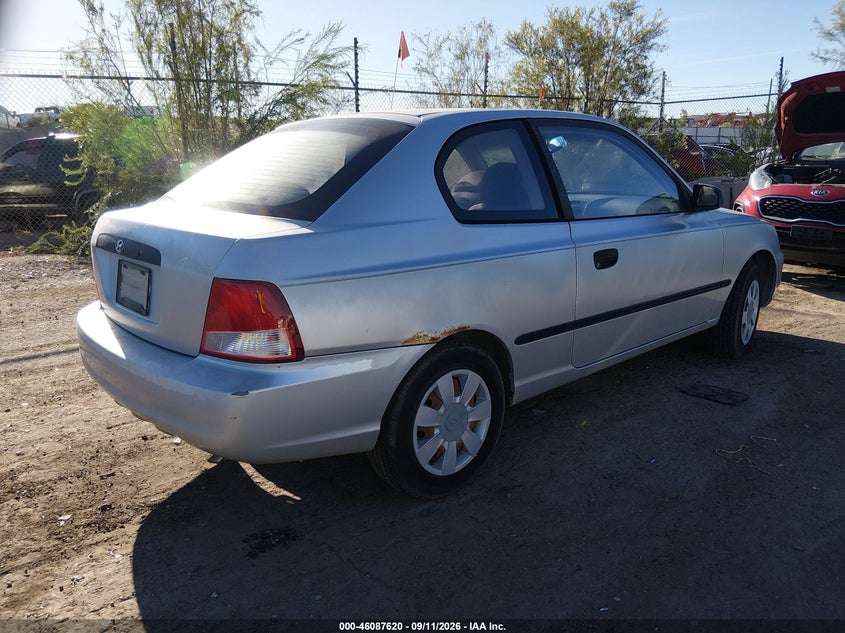 2002 HYUNDAI ACCENT auction photo 4