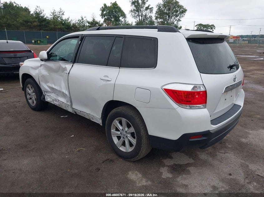 Vin: 5tdbk3ehxcs149102, lot: 46587278, toyota highlander base v6 20123